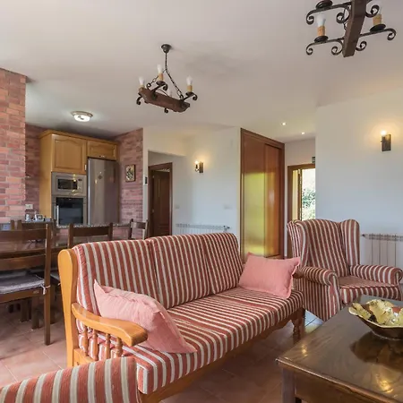 Pet Friendly In With Kitchen * Pravia