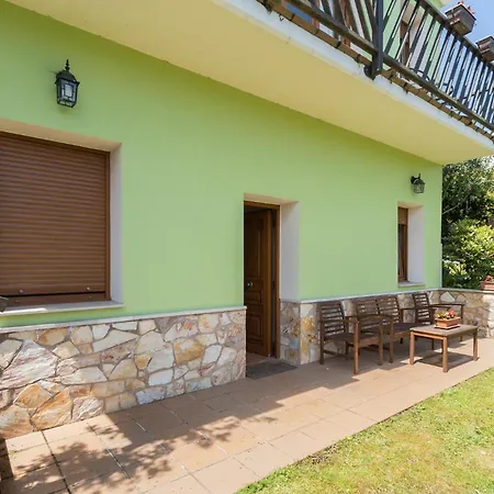 Pet Friendly In With Kitchen * Pravia