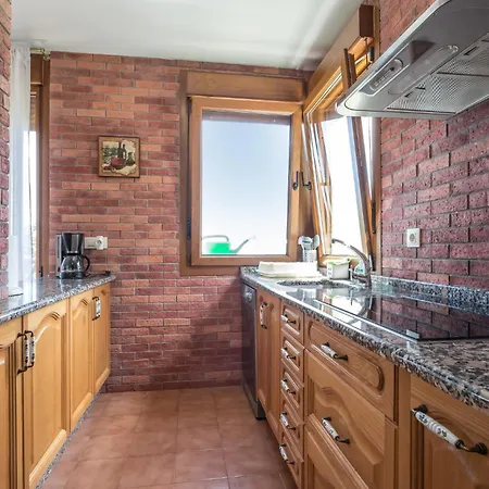 Pet Friendly In With Kitchen